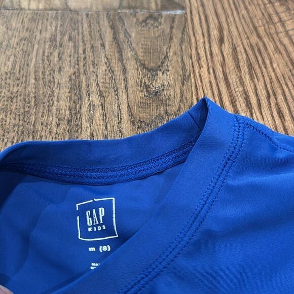 Gap kids rashguard. Sz 8 - Picture 2 of 3